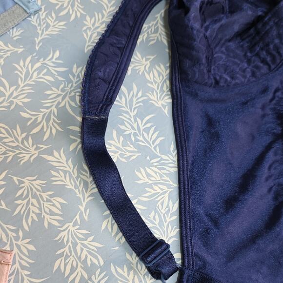 Bra Lot of 3 Sz 42DD Navy, Light Blue, Pink Wireless Full Coverage Playtex #4745 - Picture 7 of 8
